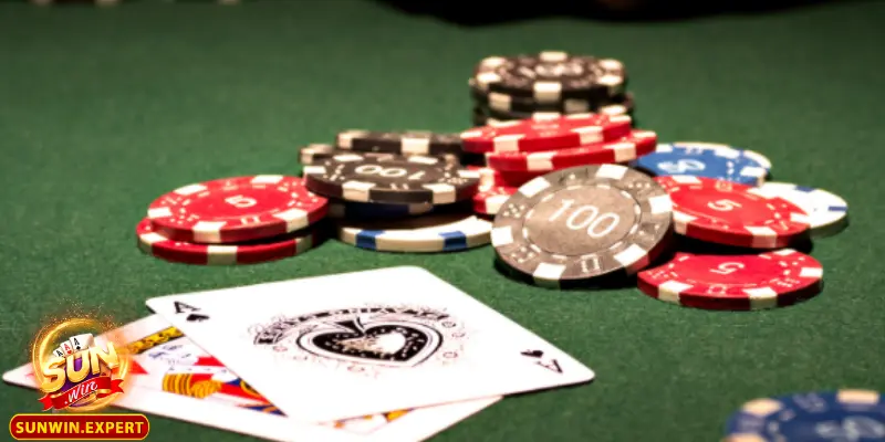 Xì Tố - Game Bài Thú Vị Và Cách Chơi Đầy Thử Thách Nhất 4 Quan sát và phán đoán đối thủ